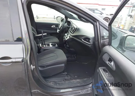 2018 Chrysler Pacifica Touring Plus z USA, uszkodzony, nr VIN 2C4RC1FG8JR333496